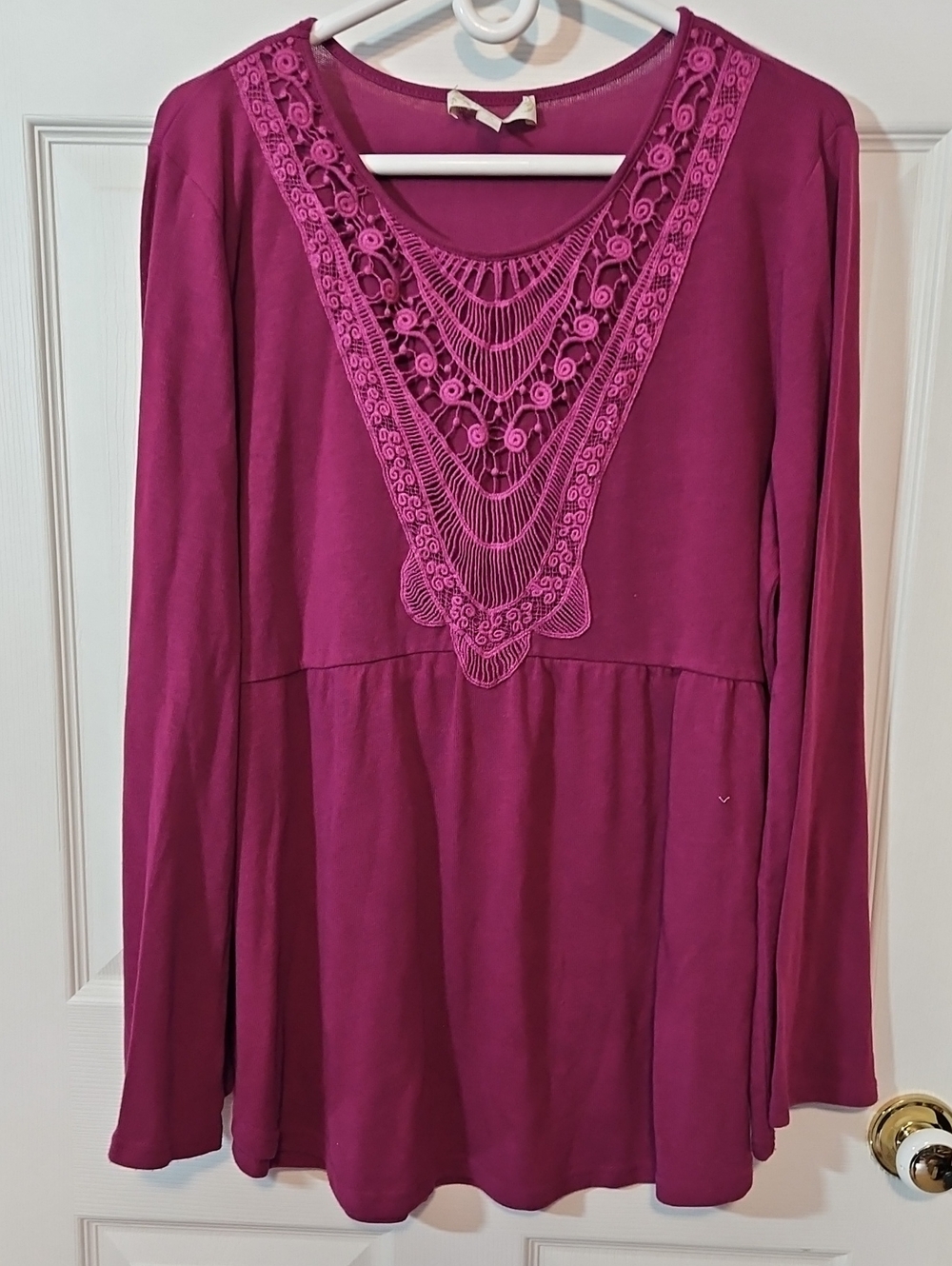Women's Crochet-Accent Long Sleeve Top - Magenta